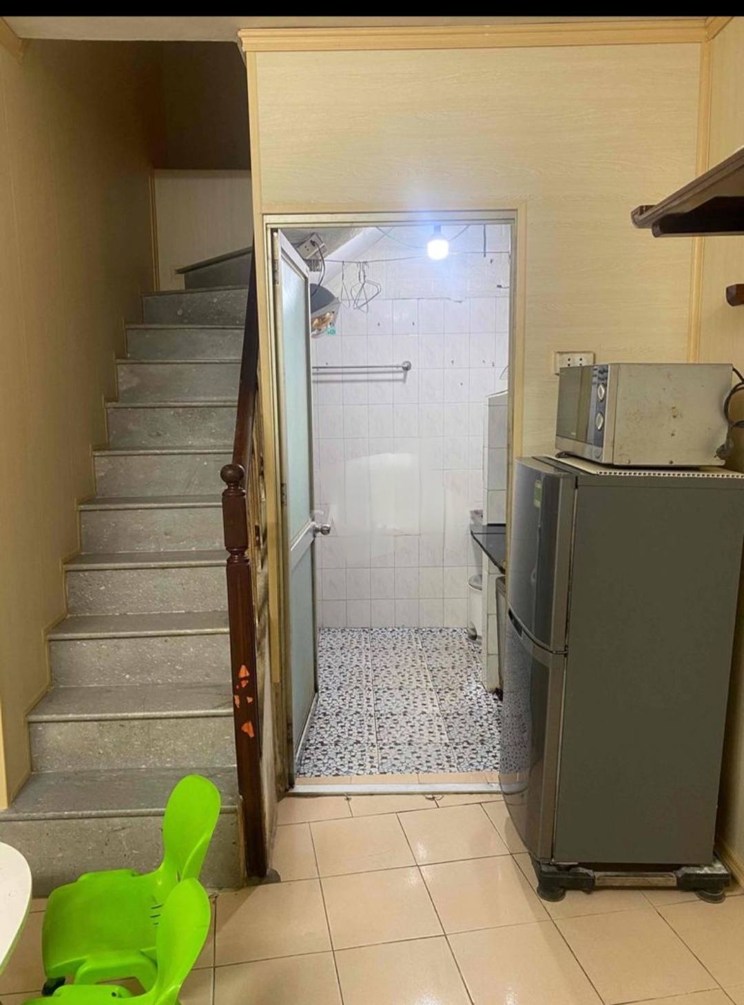 Cho thuê nhà ngõ Thanh Nhàn, 26m2 x 2.5 tầng 2 ngủ, 2 vệ sinh, 7 Triệu ở gđ, nhóm đi làm - Ảnh 1
